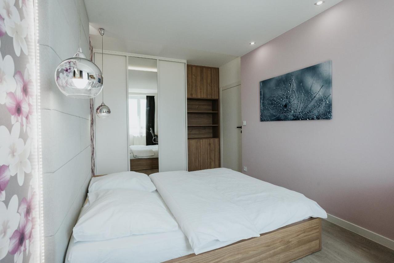 Sky Mountain View Free Parking Apartment Krakow Bagian luar foto